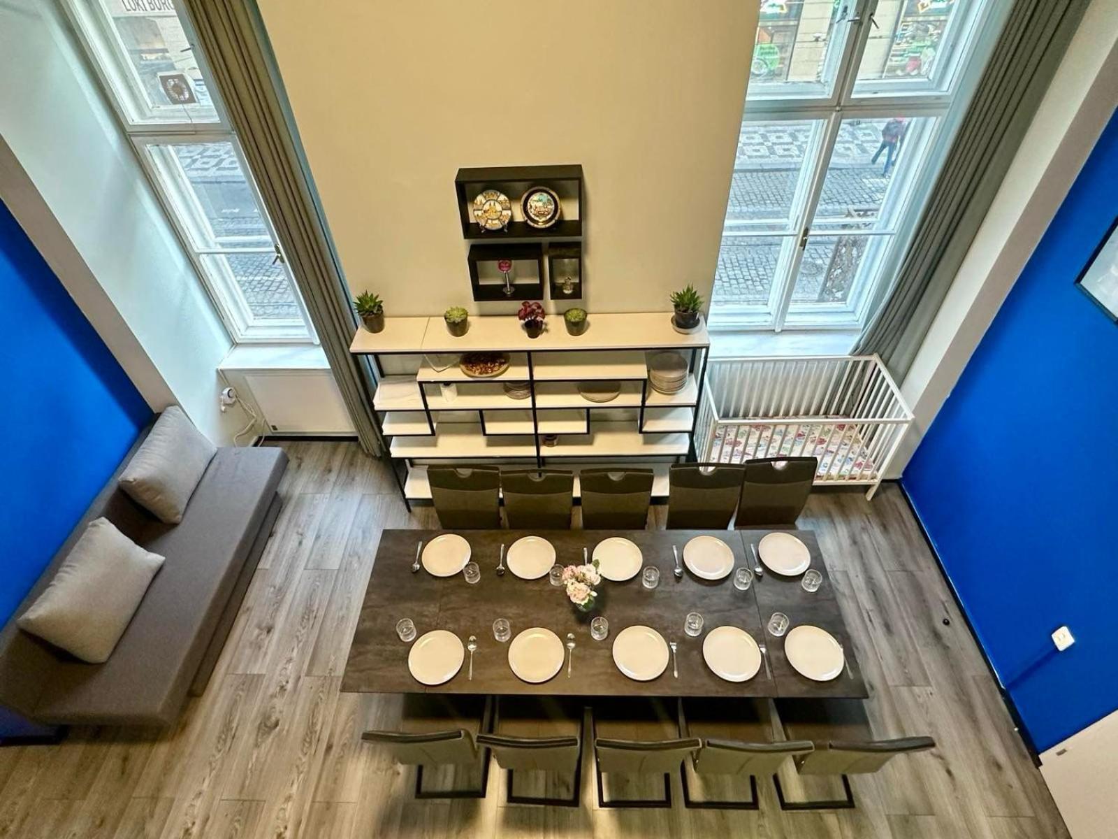 Stunning & Spacious 2bdr In Center Prague1 Apartment