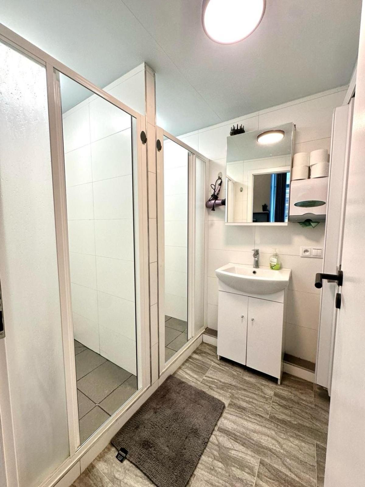 Stunning & Spacious 2bdr In Center Prague1 * Praha